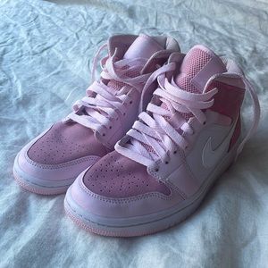Jordan 1 Mid Digital Pink (Women’s) 7.5 NWT
